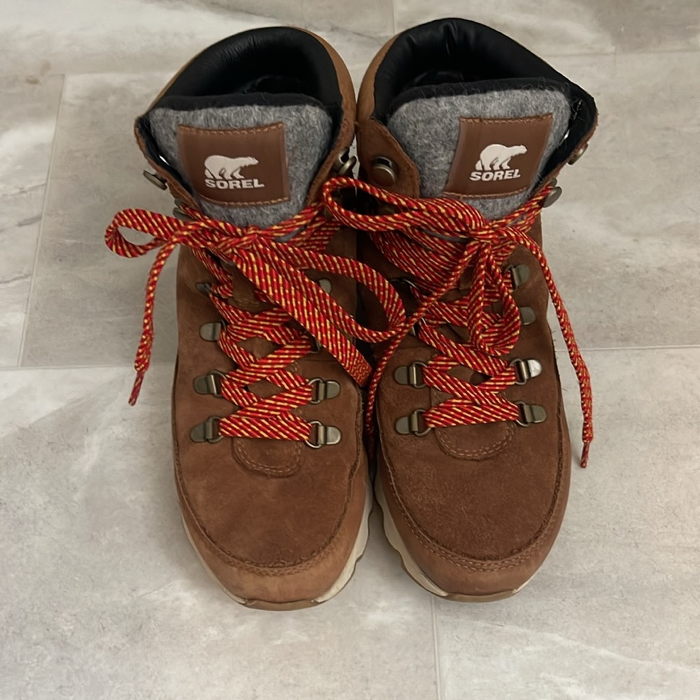 Sorel Women's Kinetic Conquest Winter Boots